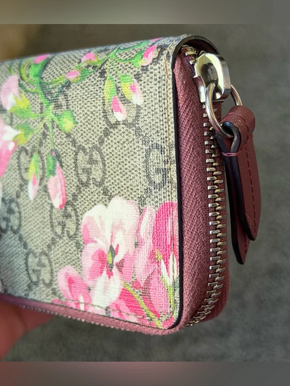 Gucci blooms zip around card case